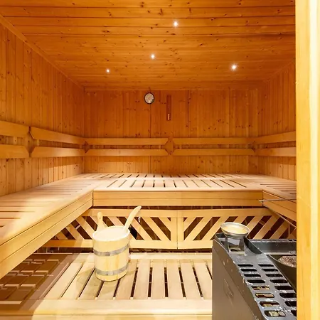 아파트 Spacious Near The Centre And 사슈른