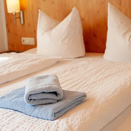 Spacious Near The Centre And 사슈른