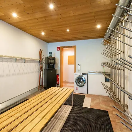 Spacious Near The Centre And *